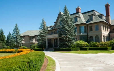 Driveway Landscaping Ideas in 2024: What’s In and What’s Out